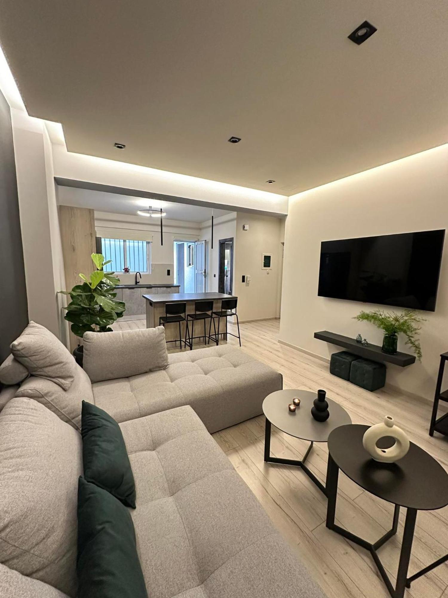 His&hers Luxury Apartment Athens