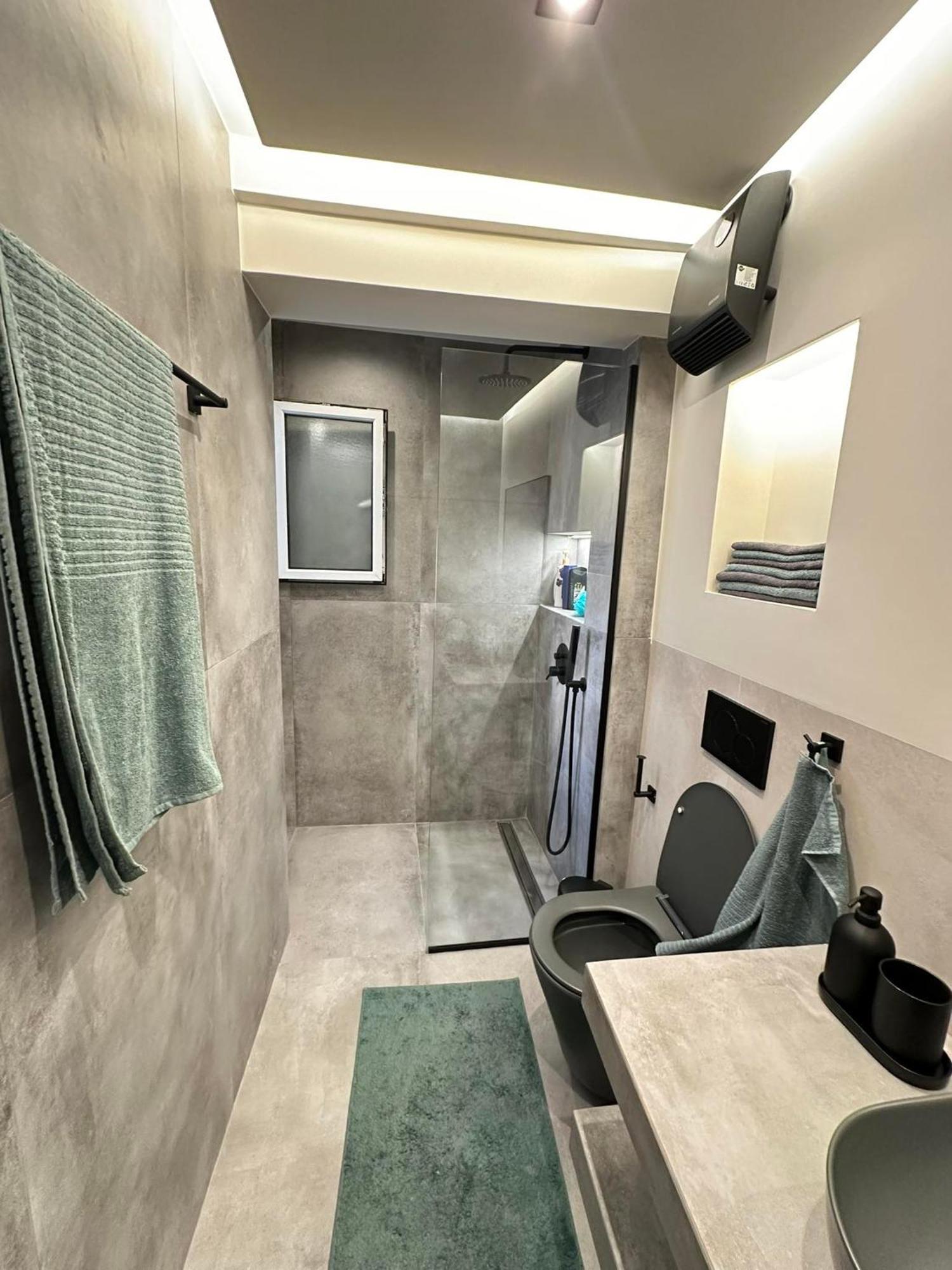 His&hers Luxury Apartment